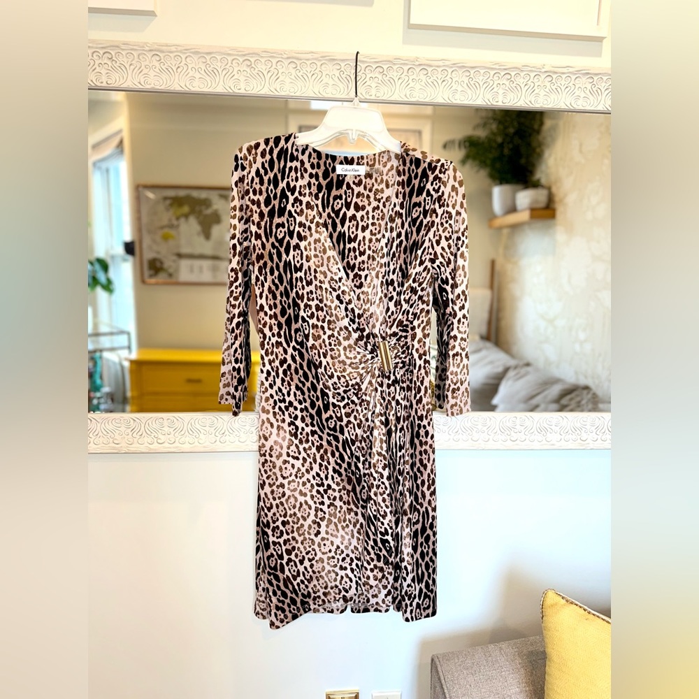 NWOT Calvin Klein Leopard Wrap Dress w/ Side Gold Accent, 3/4 Length Sleeves, S - Picture 9 of 13